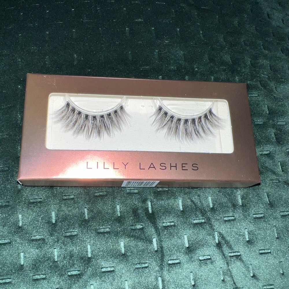 LILLY LASHES